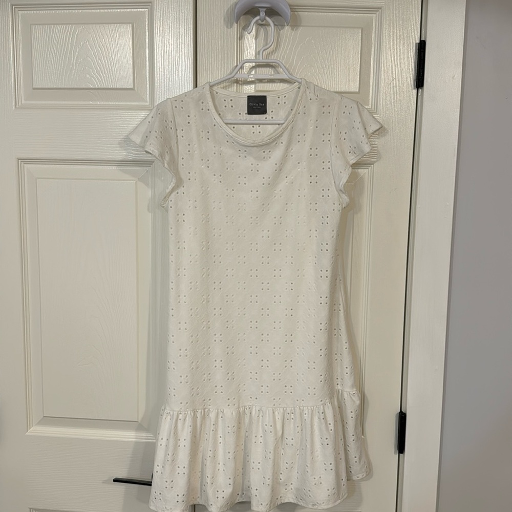 Super cute Olivia Ray white dress, size medium